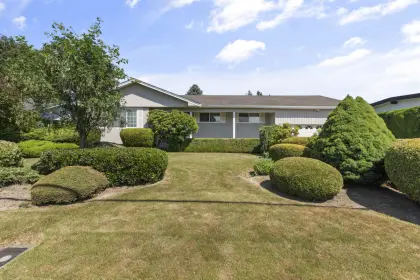10060 Bonavista Street, Chilliwack, BC, Chilliwack — Single Family Residence for sale