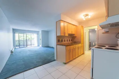 211 1945 Woodway Place, Burnaby, BC, Burnaby — Apartment/Condo for sale