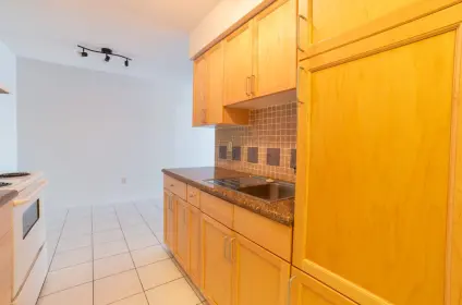 211 1945 Woodway Place, Burnaby, BC, Burnaby — Apartment/Condo for sale