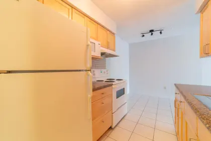 211 1945 Woodway Place, Burnaby, BC, Burnaby — Apartment/Condo for sale