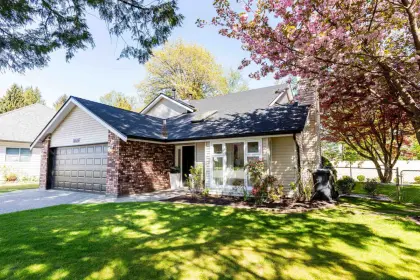 20597 95a Avenue, Langley, BC, Langley — Single Family Residence for sale