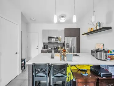 401 7727 Royal Oak Avenue, Burnaby, BC, Burnaby — Apartment/Condo for sale