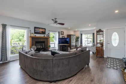12181 221 Street, Maple Ridge, BC, Maple ridge — Single Family Residence for sale