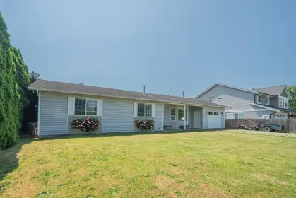 42208 Corona Avenue, Chilliwack, BC, Chilliwack — Single Family Residence for sale