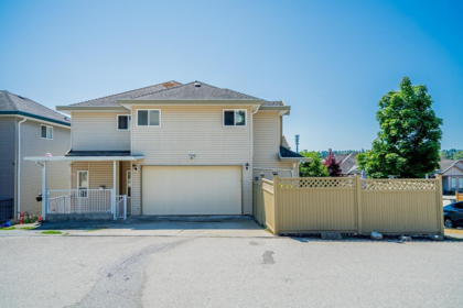 Living Room Photo of 14605 67b Avenue, Surrey, BC