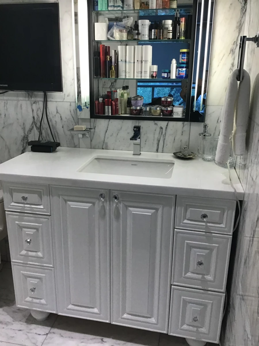 Family Room Photo of 506 388 Drake Street, Vancouver, BC