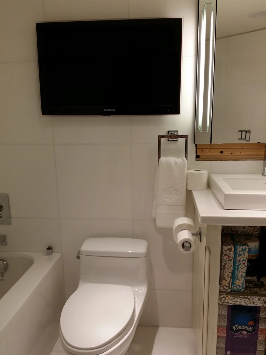 Kitchen Island Photo of 506 388 Drake Street, Vancouver, BC