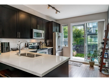 32 4967 220 Street, Langley, BC, Langley — Townhouse for sale