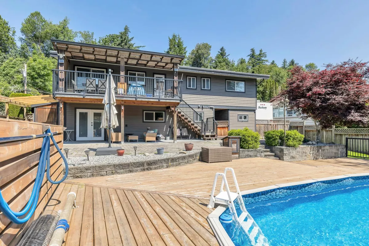 Garage Interior Photo of 35104 Spencer Street, Abbotsford, BC