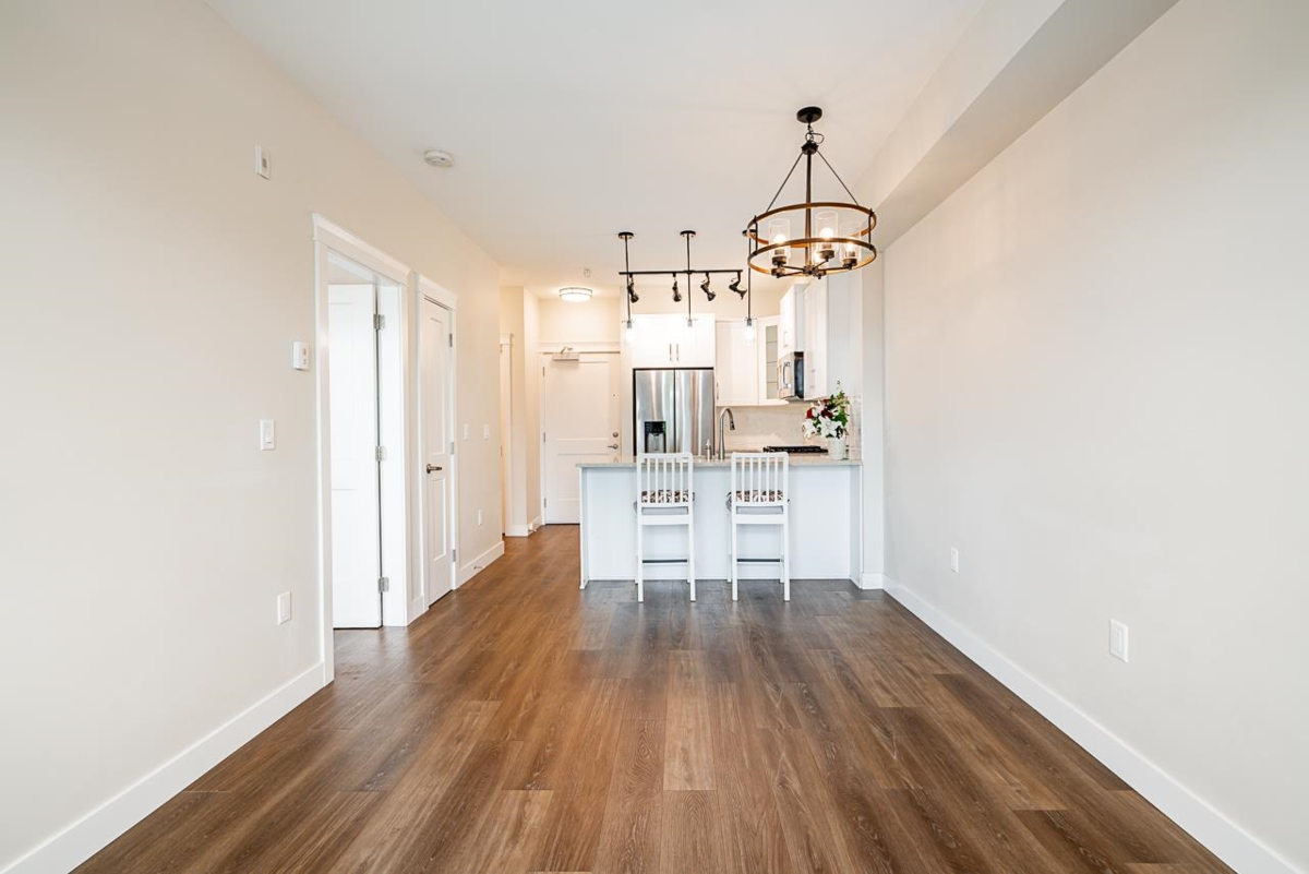 Primary Bathroom Photo of 425 11077 Ravine Road, Surrey, BC