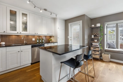 112 225 E 6th Street, North Vancouver, BC, North vancouver — Townhouse for sale