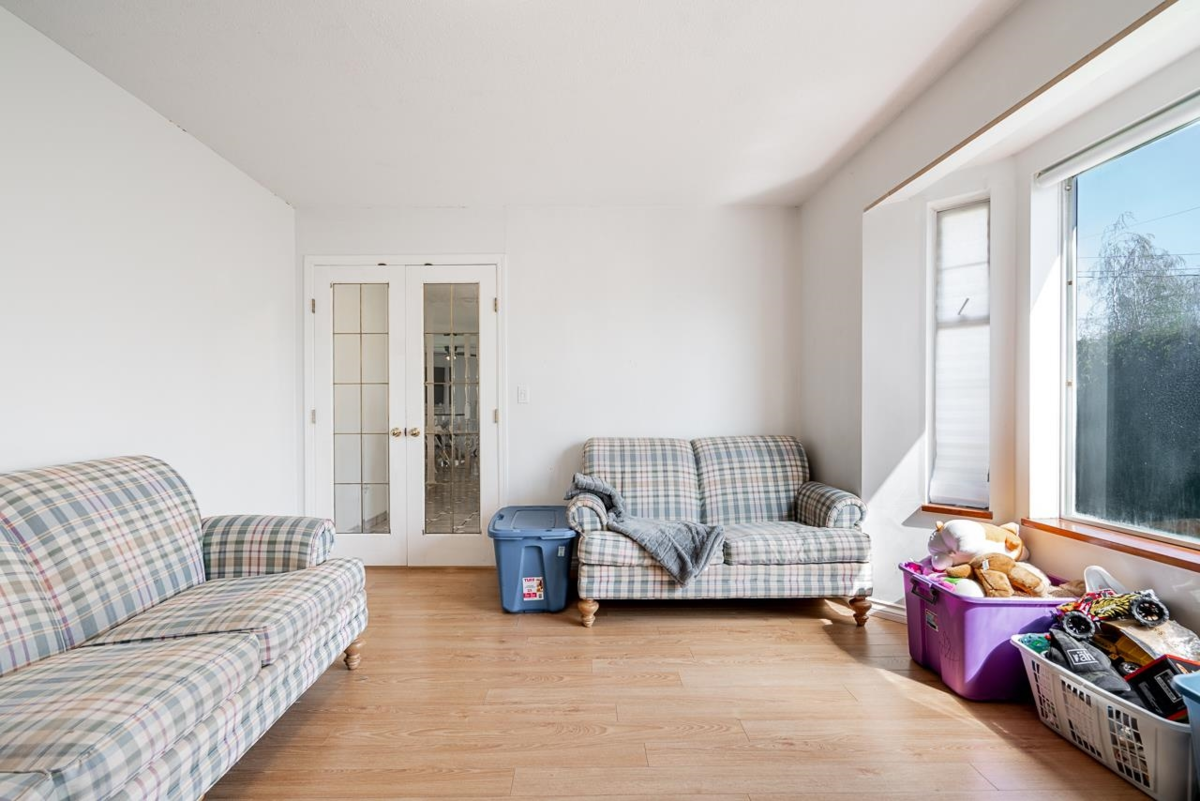 Guest Bathroom Photo of 8867 116b Street, Delta, BC