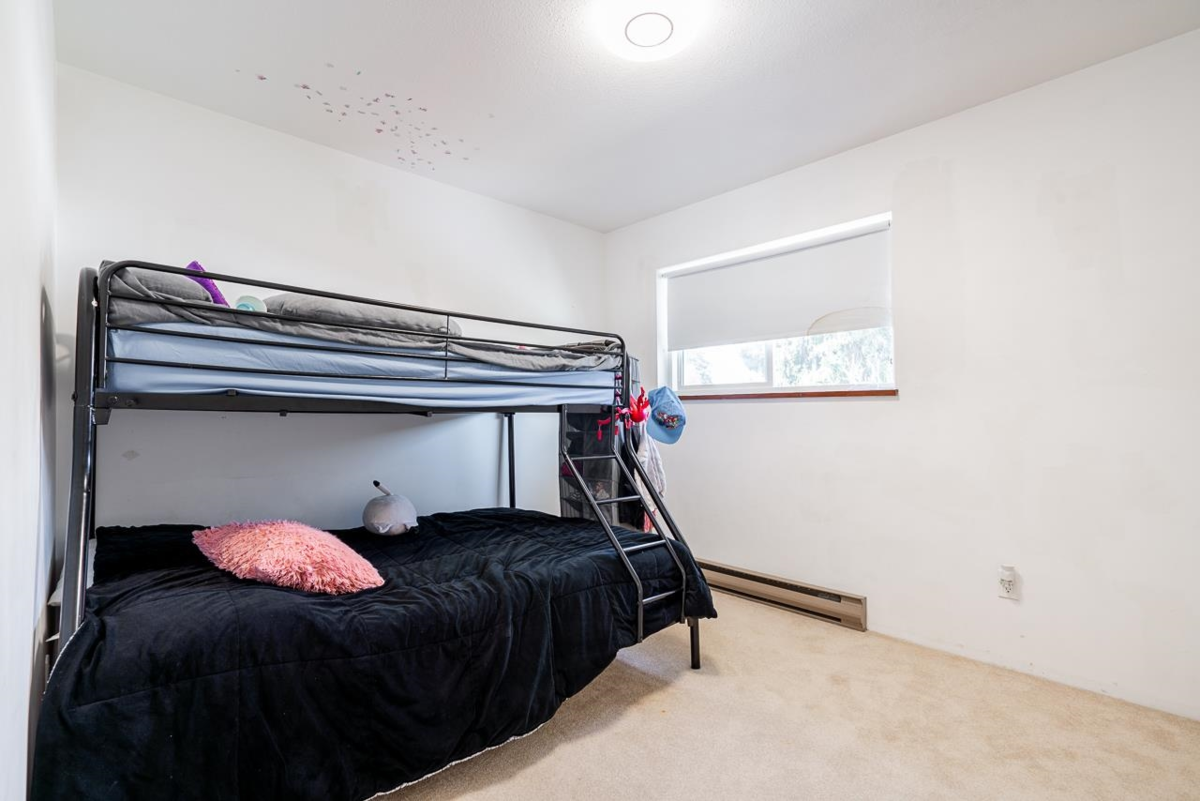 Laundry Room Photo of 8867 116b Street, Delta, BC