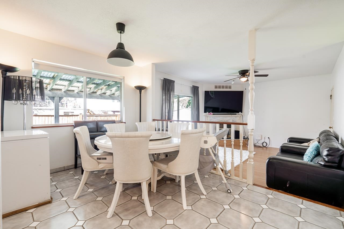 Living Room Photo of 8867 116b Street, Delta, BC