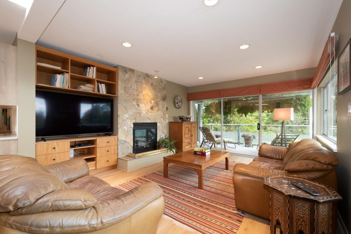 Primary Bedroom Photo of 530 E Queens Road, North Vancouver, BC