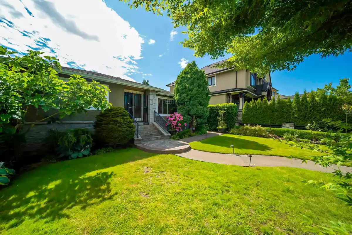 Front Yard Photo of 3347 Trutch Street, Vancouver, BC