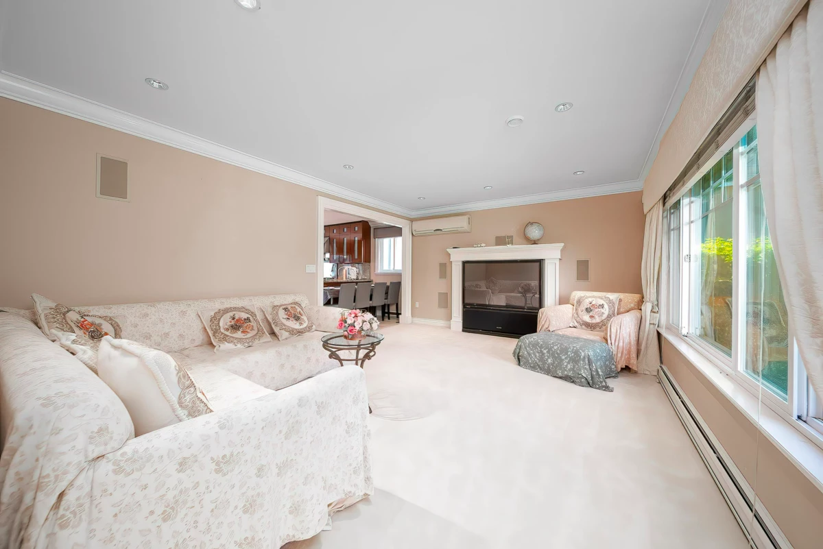 Living Room Photo of 3347 Trutch Street, Vancouver, BC