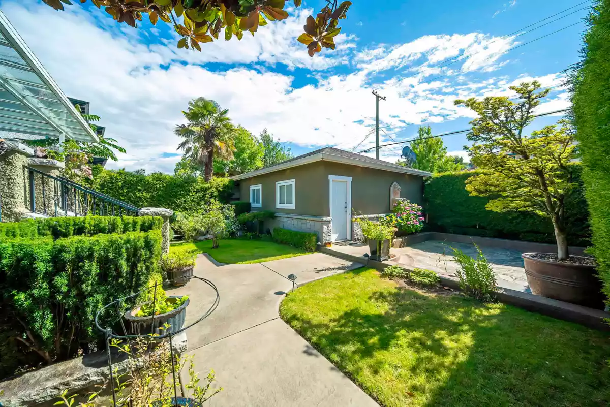 Outdoor Kitchen Photo of 3347 Trutch Street, Vancouver, BC