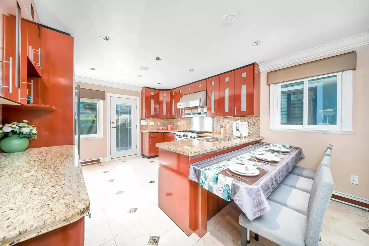 Primary Bathroom Photo of 3347 Trutch Street, Vancouver, BC