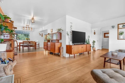 852 E 17th Street, North Vancouver, BC, North Vancouver — Single Family Residence for sale