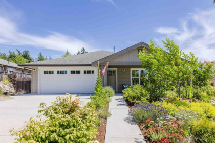 6360 Baillie Road, Sechelt, BC, Sechelt — Single Family Residence for sale
