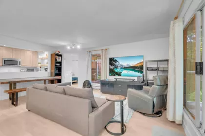 306 2733 Atlin Place, Coquitlam, BC, Coquitlam — Apartment/Condo for sale