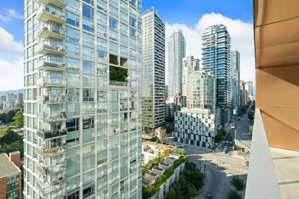 Backyard Photo of 1907 1480 Howe Street, Vancouver, BC