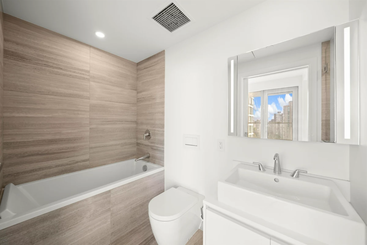 Powder Room Photo of 1907 1480 Howe Street, Vancouver, BC