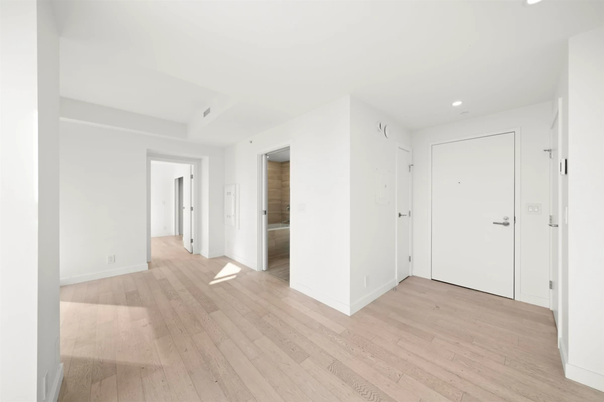 Walk-In Closet Photo of 1907 1480 Howe Street, Vancouver, BC