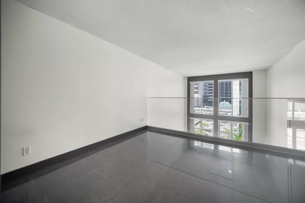 Dining Area Photo of 606 610 Granville Street, Vancouver, BC