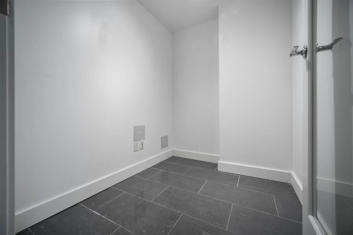 Kitchen Photo of 606 610 Granville Street, Vancouver, BC