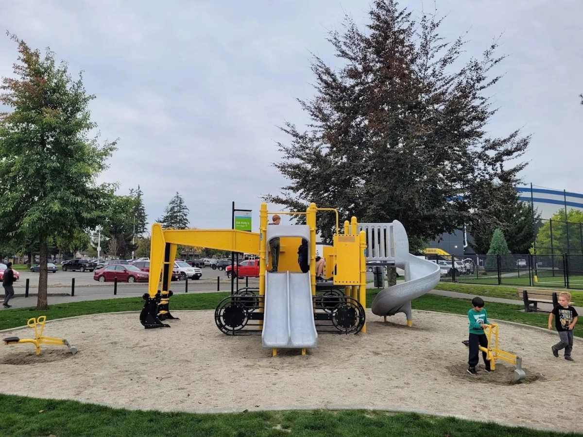 Backyard Photo of 310 45749 Spadina Avenue, Chilliwack, BC