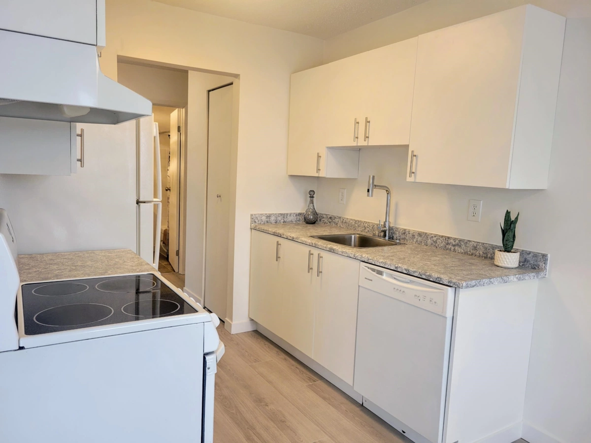 Kitchen Island Photo of 310 45749 Spadina Avenue, Chilliwack, BC