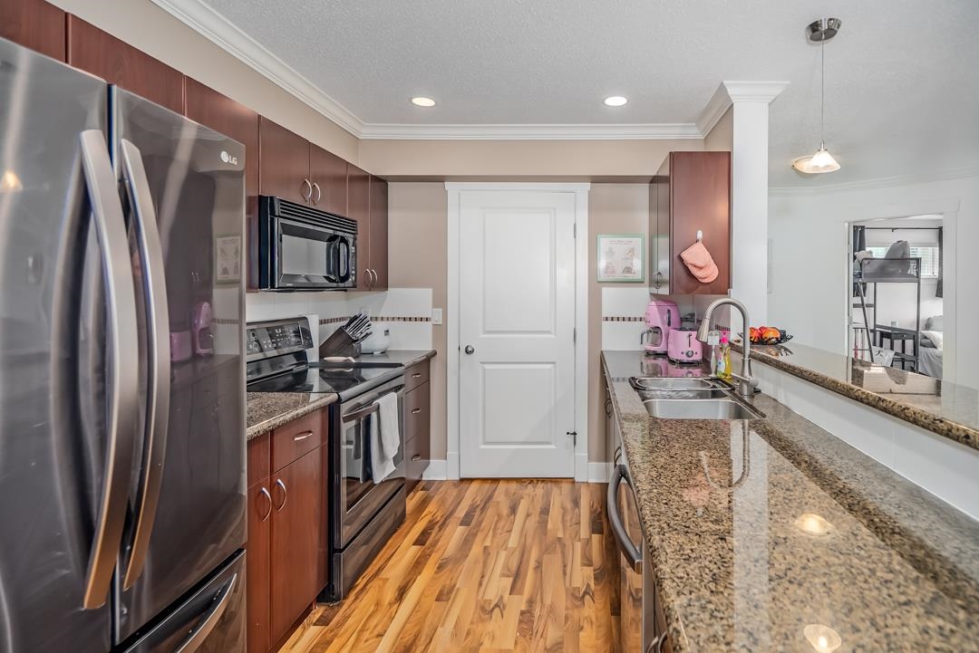 Family Room Photo of 303 33255 Old Yale Road, Abbotsford, BC