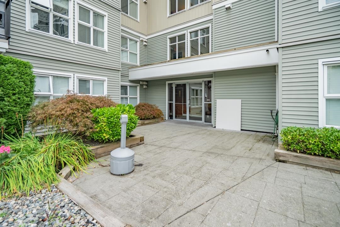 Garage Interior Photo of 303 33255 Old Yale Road, Abbotsford, BC