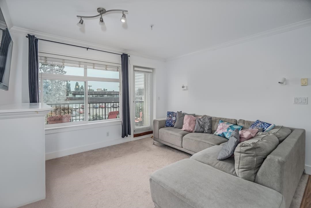 Powder Room Photo of 303 33255 Old Yale Road, Abbotsford, BC