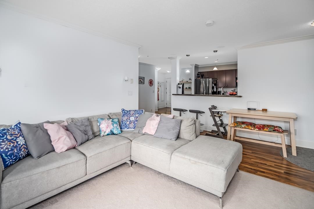 Primary Bathroom Photo of 303 33255 Old Yale Road, Abbotsford, BC