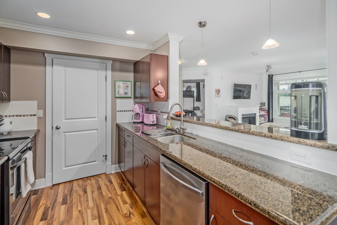 Primary Bedroom Photo of 303 33255 Old Yale Road, Abbotsford, BC