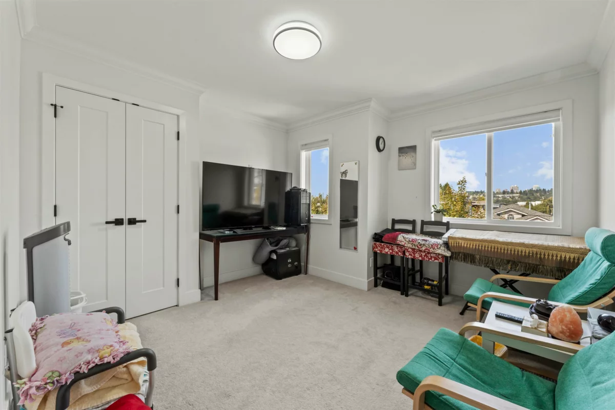 Backyard Photo of 4 608 Ewen Avenue, New Westminster, BC