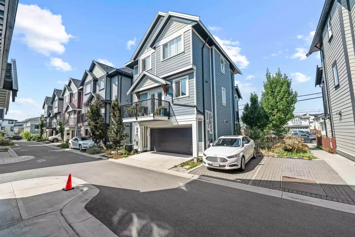 Dining Area Photo of 4 608 Ewen Avenue, New Westminster, BC