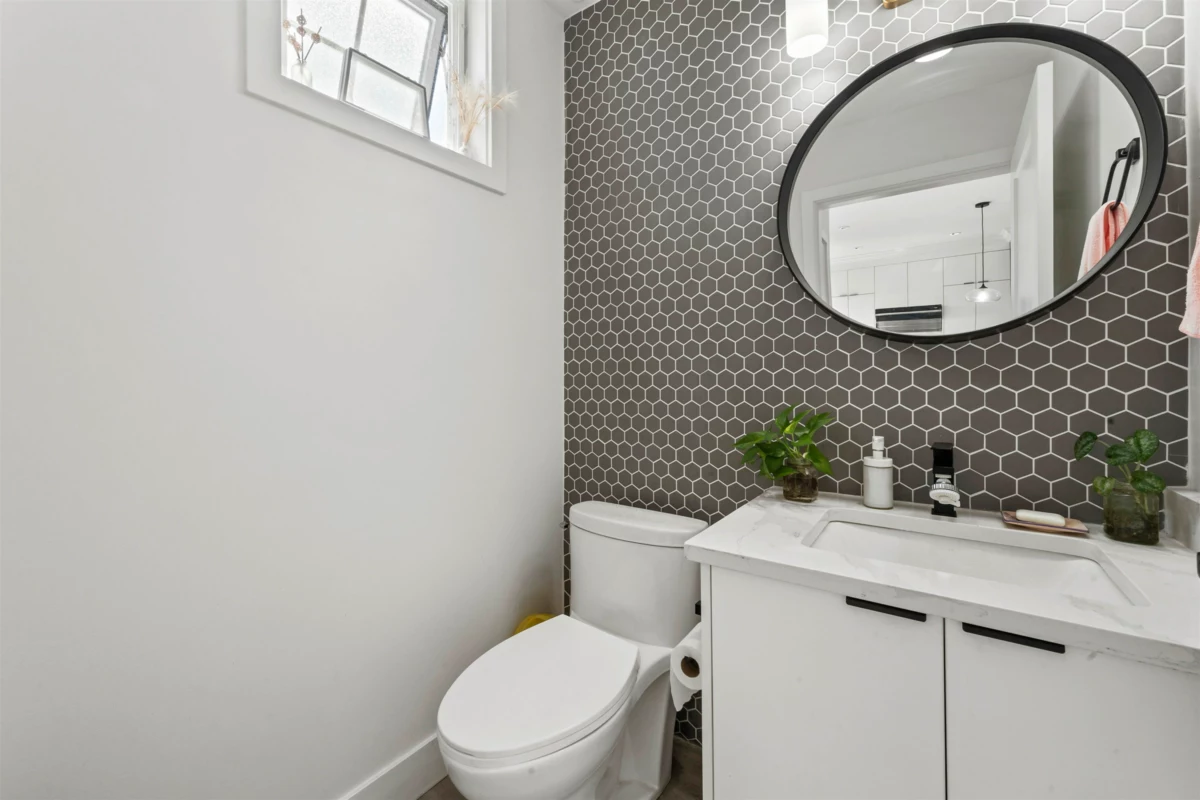 Garden / Landscaping Photo of 4 608 Ewen Avenue, New Westminster, BC