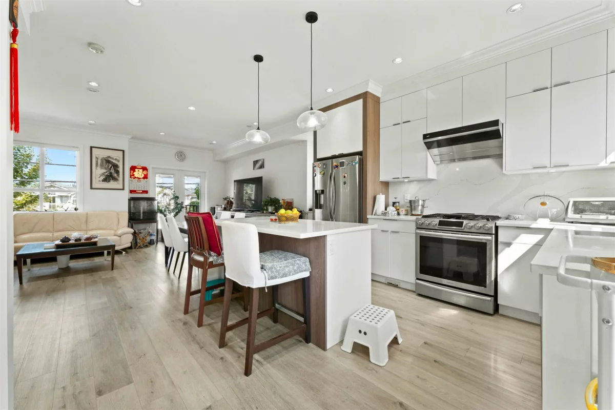 Guest Bathroom Photo of 4 608 Ewen Avenue, New Westminster, BC