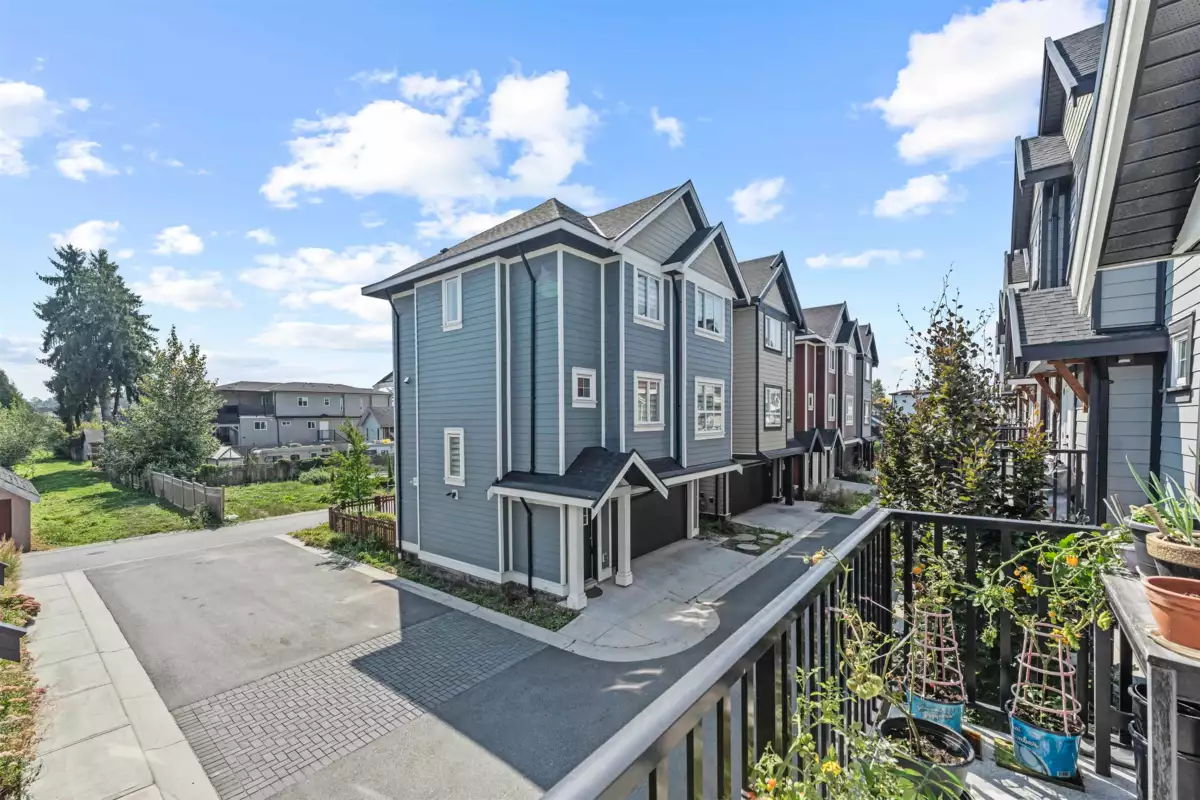 Mudroom Photo of 4 608 Ewen Avenue, New Westminster, BC