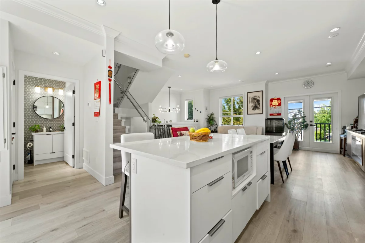 Powder Room Photo of 4 608 Ewen Avenue, New Westminster, BC