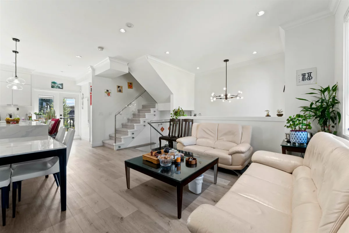 Primary Bathroom Photo of 4 608 Ewen Avenue, New Westminster, BC