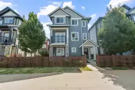 4 608 Ewen Avenue, New Westminster, BC