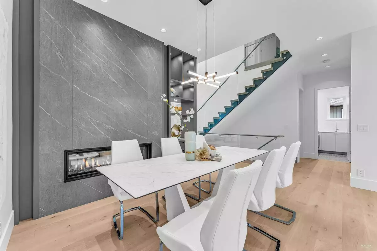 Breakfast Nook Photo of 615 E 6th Street, North Vancouver, BC