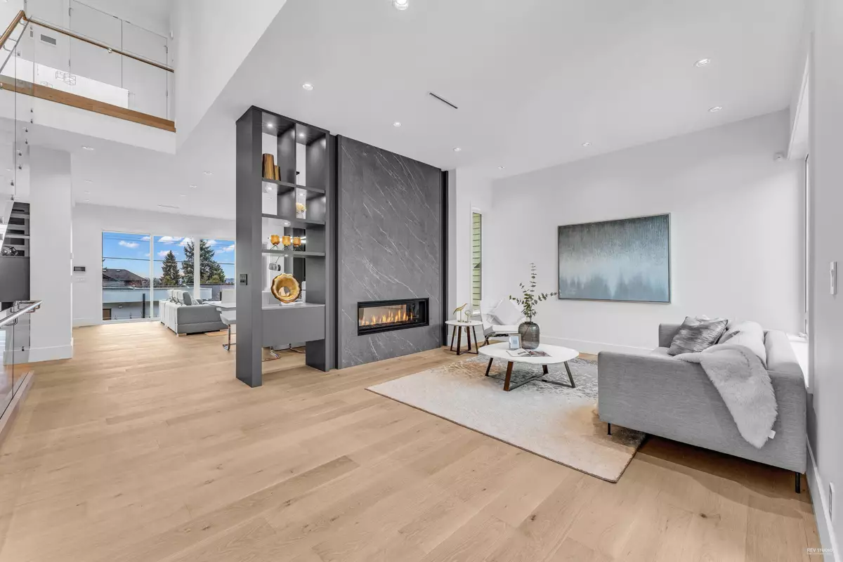 Kitchen Photo of 615 E 6th Street, North Vancouver, BC