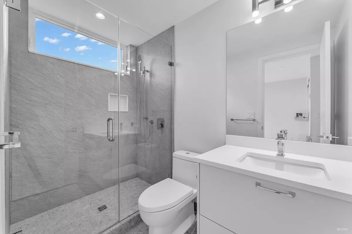 Mudroom Photo of 615 E 6th Street, North Vancouver, BC