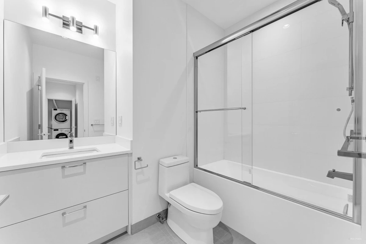 Outdoor Deck Photo of 615 E 6th Street, North Vancouver, BC